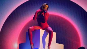 Read more about the article Anitta revela que pensa em lançar um “funk melody” em inglês