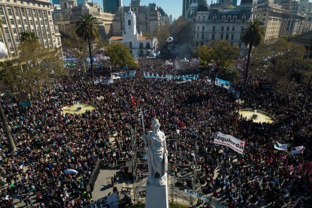 You are currently viewing Crescimento do PIB brasileiro e atentado contra vice-presidente da Argentina marcam a semana<br>