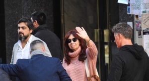 Read more about the article Cristina Kirchner diz à Justiça que não viu arma apontada por brasileiro