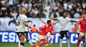 Read more about the article ANÁLISE: Corinthians alterna mentalidade de campeão e futebol de derrotado