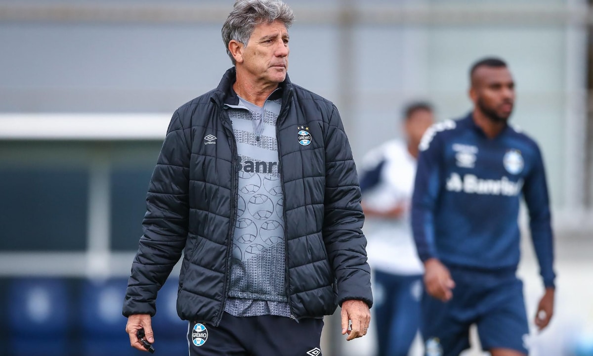 You are currently viewing Renato conversa em separado com atacante após treino do Grêmio