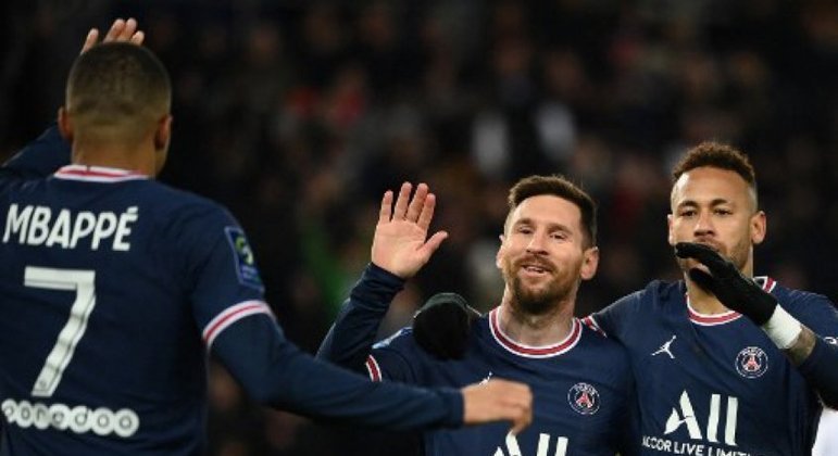 You are currently viewing Técnico do PSG se rende ao trio formado por Messi, Neymar e Mbappé após vitória na Champions