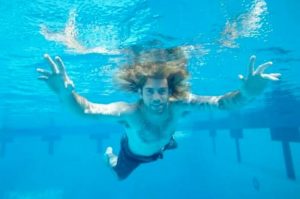 Read more about the article Nirvana ganha processo contra Spencer Elden, o “bebê do Nevermind”