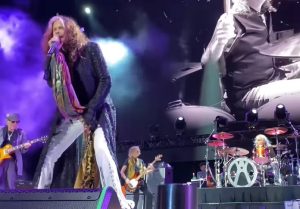 Read more about the article Aerosmith faz primeiro show após pandemia e reabilitação de Steven Tyler; veja