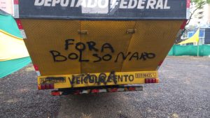 Read more about the article Vândalos picham caminhão pró-Bolsonaro em Bauru (SP)