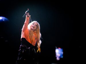 Read more about the article Avril Lavigne faz show apático, mas memorável para fãs saudosos em São Paulo