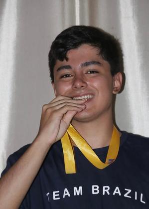 You are currently viewing Com apenas 16 anos, jovem leva medalha de ouro em olimpíada internacional de astrofísica