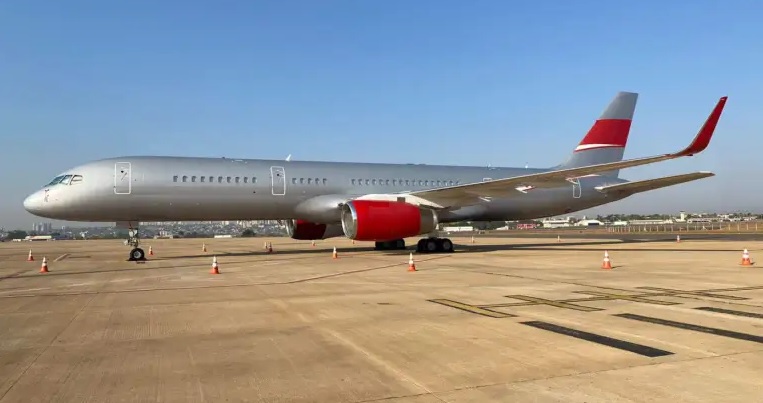 You are currently viewing Avião do Guns N’ Roses dá feito inédito ao aeroporto de Goiânia. Entenda por quê