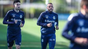 Read more about the article Atacante do Grêmio exalta força da torcida na Arena