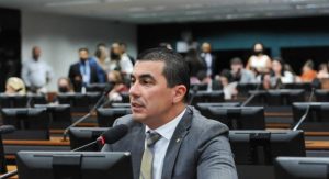 Read more about the article Deputado Luis Miranda ganha direito de resposta após ataques de Wilson Paiva