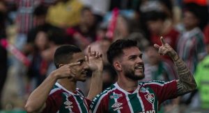 Read more about the article Vivo na disputa pelo título do Brasileirão, Fluminense precisa do retorno da torcida, entende Diniz