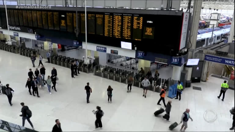 You are currently viewing Falha em ferrovias causa transtornos no dia do funeral da rainha Elizabeth 2ª