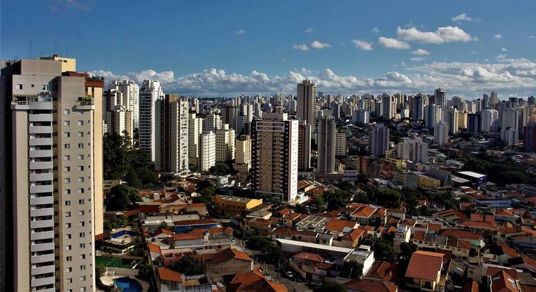 You are currently viewing Temperatura deve cair na noite desta sexta em SP: mínima prevista é de 11°C