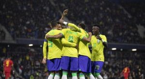 Read more about the article Testes de Tite dão certo no primeiro tempo, Neymar brilha e Militão vai bem na Seleção