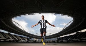 Read more about the article Ao L!, Júnior Santos revela desejo de ficar no Botafogo, elogia Luís Castro e relembra momentos de dificuldade