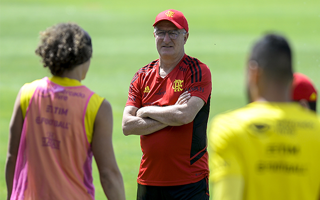 You are currently viewing Dorival define escalação do Flamengo para jogo contra o Fortaleza em treino nesta terça