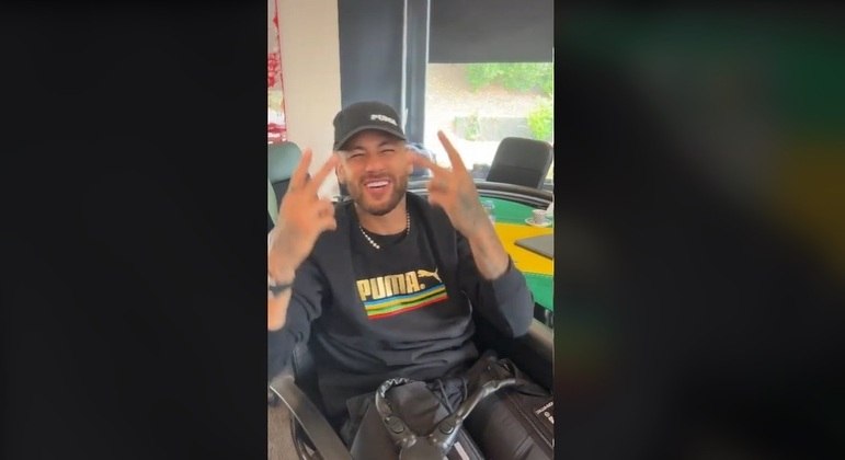 You are currently viewing Vídeo: com dancinha, Neymar pede voto para Bolsonaro