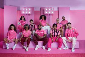 Read more about the article Em campanha do Outubro Rosa, clubes brasileiros lançam novo uniforme