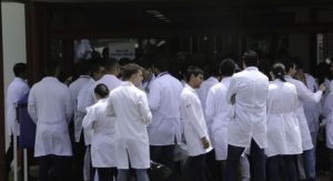 Read more about the article Inep divulga lista com 2.166 médicos aprovados fora do país pelo programa Revalida