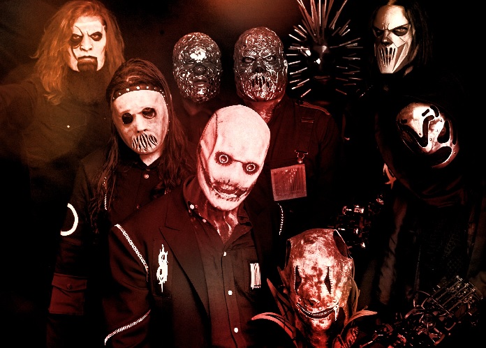 You are currently viewing Corey Taylor revela qual é sua máscara favorita do Slipknot