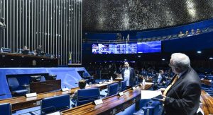 Read more about the article Senado aprova uso de recursos do SUS para bancar piso da enfermagem