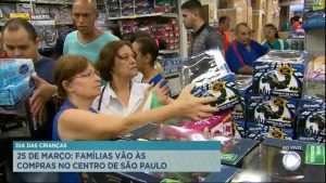 Read more about the article Dia das Crianças: famílias vão às compras no centro de São Paulo