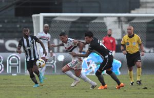 Read more about the article São Paulo x Botafogo: desfalques, prováveis escalações e onde assistir | Brasileirão 2022