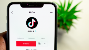 Read more about the article Saiba o que é o famoso ‘método do sussurro’ viral no TikTok