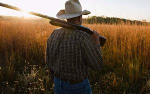 Read more about the article É permitido que o produtor rural tenha porte de arma de fogo?