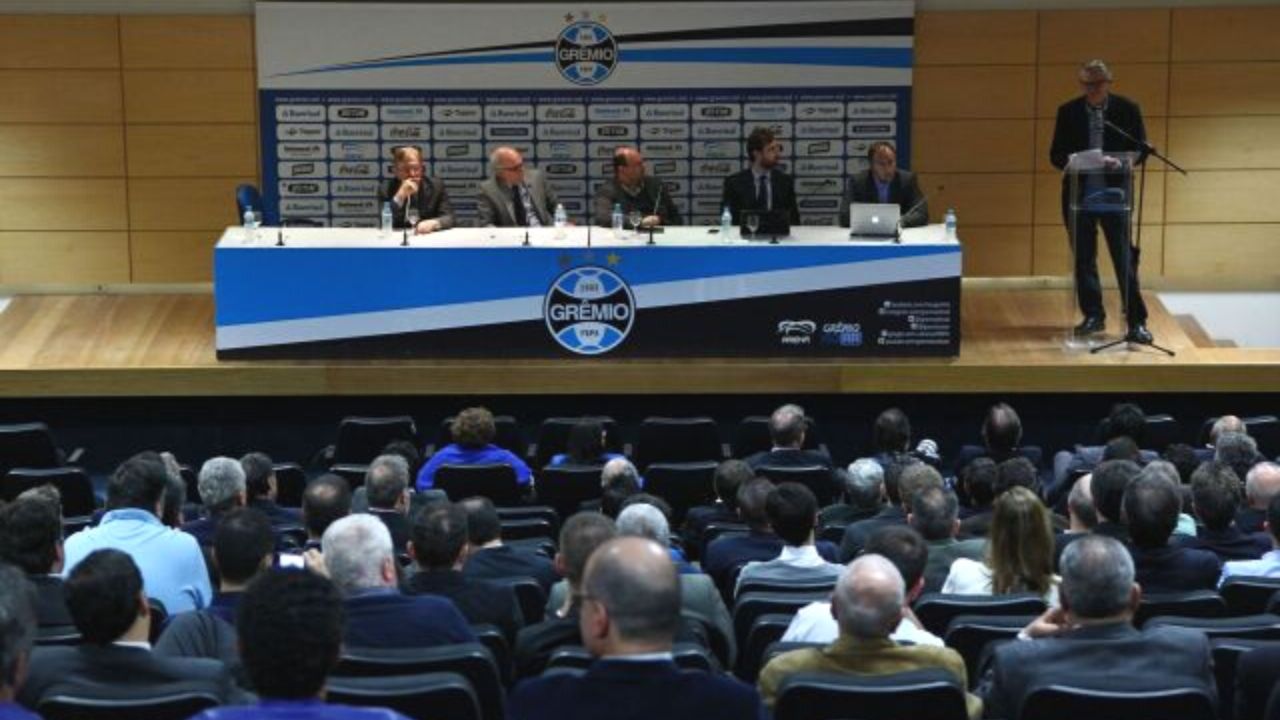 You are currently viewing Dois nomes se apresentam para a eleição do Conselho Deliberativo do Grêmio; veja quem são