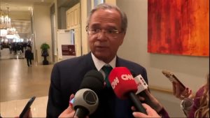 Read more about the article Nos EUA, Paulo Guedes critica FMI por erros nas previsões sobre a economia brasileira