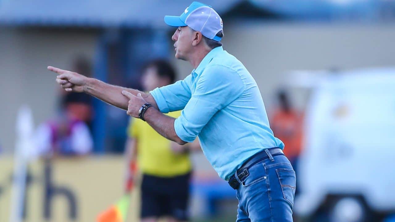 You are currently viewing Confira a escalação oficial do Grêmio para o confronto decisivo contra o Bahia na Arena