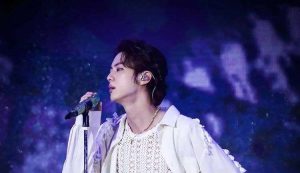 Read more about the article BTS: Jin anuncia carreira solo durante show do grupo na Coreia do Sul