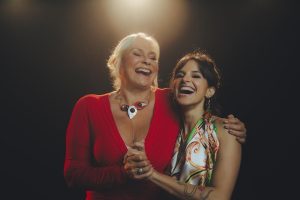 Read more about the article Natália Matos homenageia Fafá de Belém no clipe de “Sem Razão”; assista