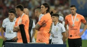 Read more about the article VÍDEO: Após vice, jogadores do Corinthians cumprimentam torcida