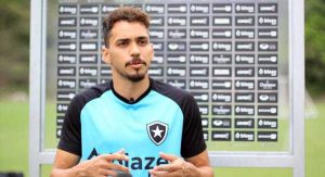 Read more about the article Eduardo reencontra o Fluminense e projeta Clássico Vovô