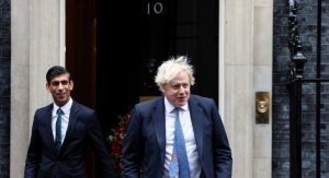 Read more about the article Boris Johnson e Rishi Sunak lideram corrida para ser o próximo primeiro-ministro do Reino Unido