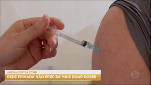 Read more about the article A partir de agora, clínicas e farmácias não precisam mais doar vacinas da covid-19 para o SUS