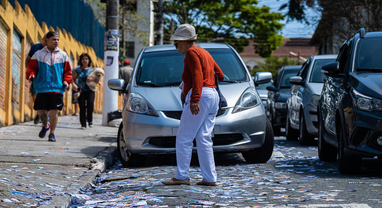 You are currently viewing Boca de urna: pedir voto no dia da eleição pode dar cadeia