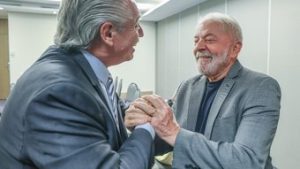 Read more about the article Em crise na Argentina, Alberto Fernández visita Lula