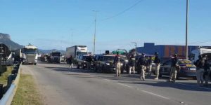 Read more about the article Veja trechos liberados por manifestantes após bloqueios na BR-282 na Grande Florianópolis