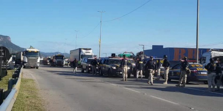 You are currently viewing Veja trechos liberados por manifestantes após bloqueios na BR-282 na Grande Florianópolis