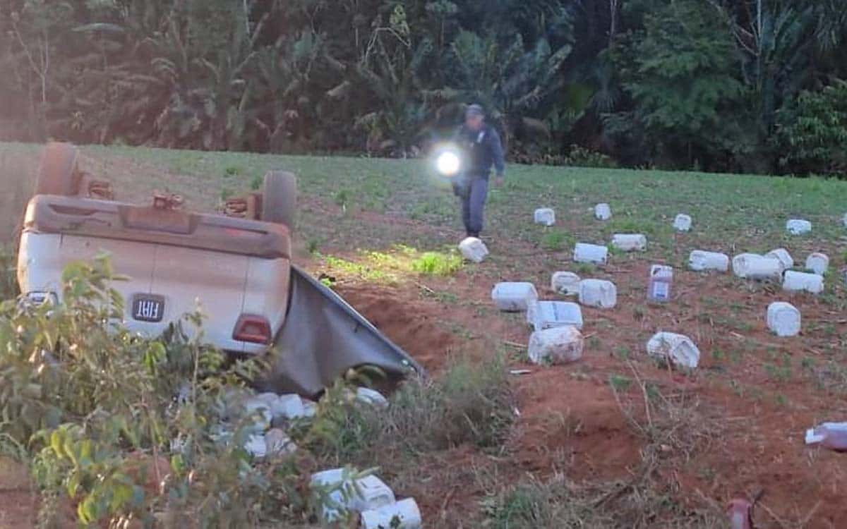 You are currently viewing Galões de defensivos agrícolas avaliados em R$ 170 mil foram recuperados pela polícia