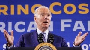 Read more about the article Aprovação de Joe Biden cai enquanto democratas se preparam para derrota nas urnas