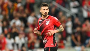 Read more about the article Vasco quer zagueiro expulso em decisão contra Flamengo