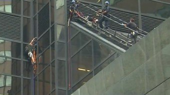 You are currently viewing Relembre o jovem que tentou escalar a Trump Tower com o auxílio de ventosas