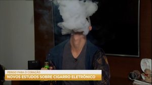 Read more about the article Estudo aponta que “vapers” são tão prejudiciais ao coração quanto cigarros comuns