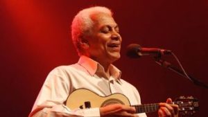 Read more about the article Paulinho da Viola faz 80 anos e ganha homenagem de Zeca Pagodinho