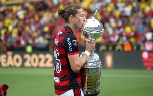 Read more about the article Com saídas e renovação, Filipe Luís passa a ser o jogador mais velho do Flamengo