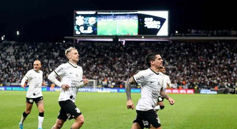 You are currently viewing Por altos e baixos: relembre como foi a temporada dos laterais do Corinthians